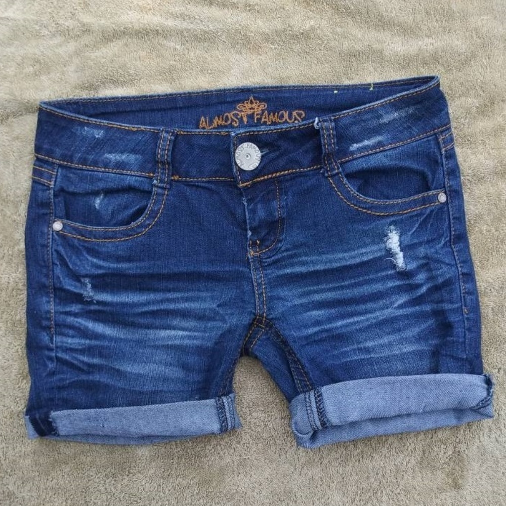 Almost Famous Cut-Off Shorts Size 5
